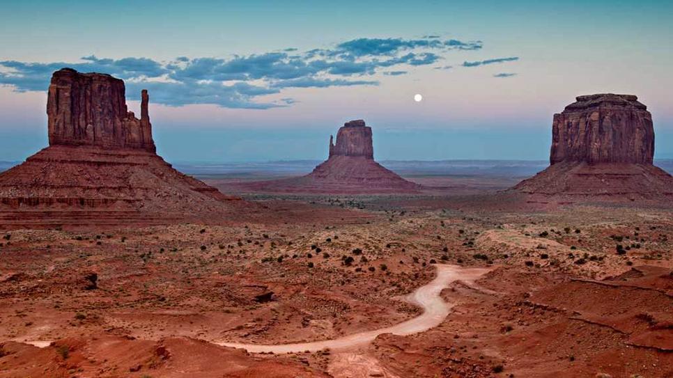 Monument Valley in old pawn jewelry land